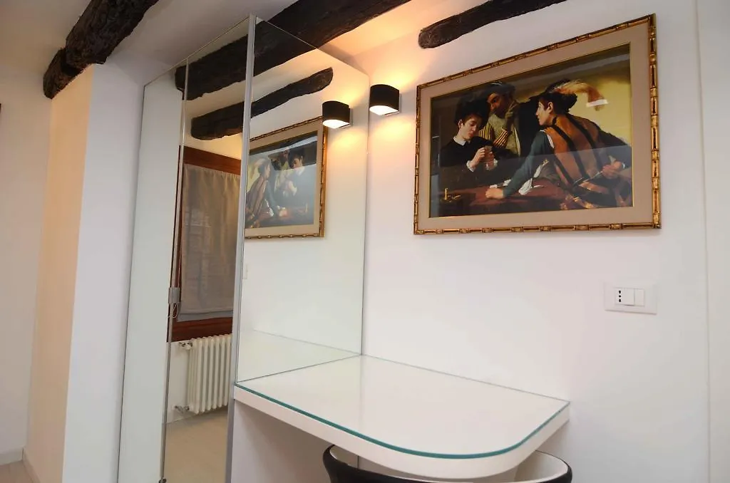 Apartment Venice Mirrors Italy