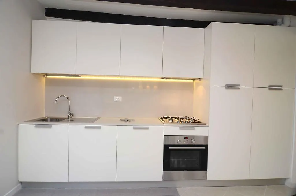 Venice Mirrors Apartment