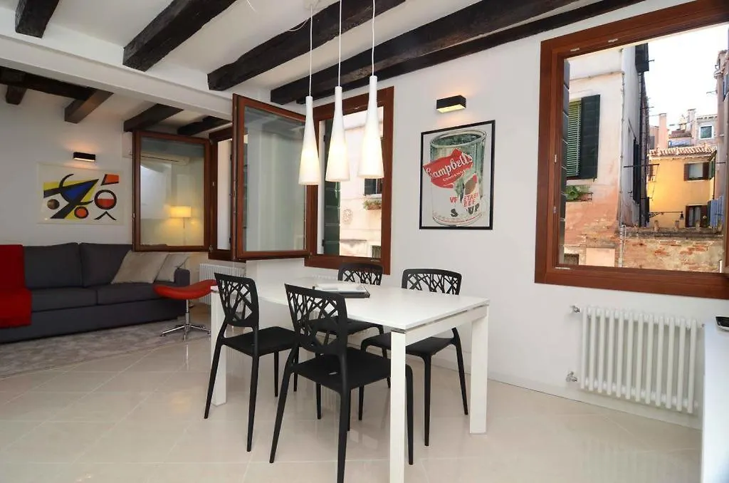 Venice Mirrors Apartment
