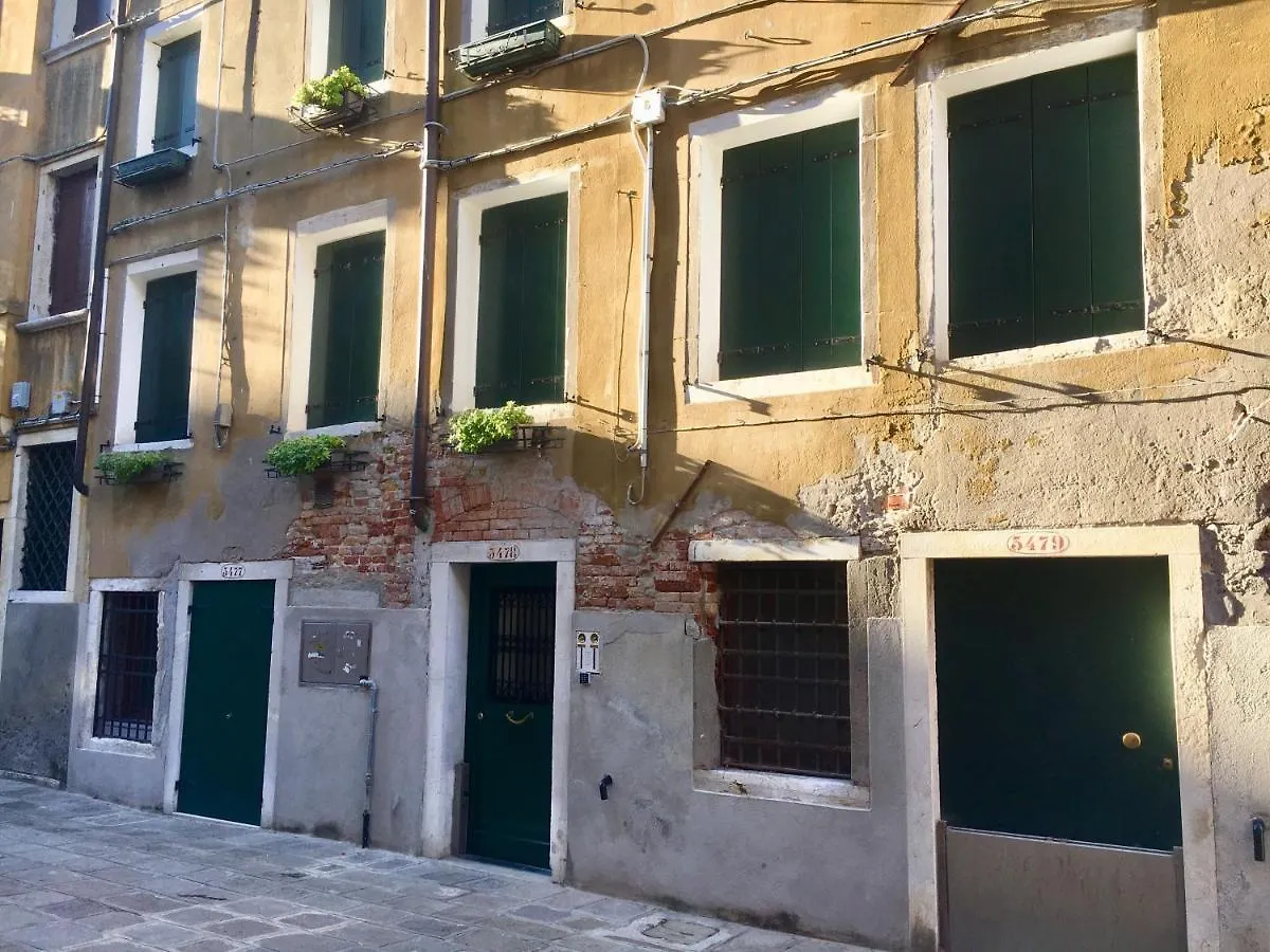 Apartment Venice Mirrors